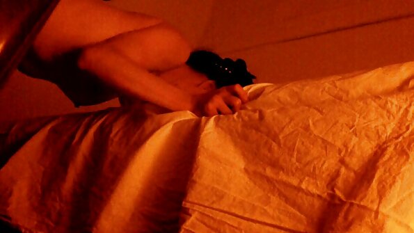 Плавуша капе сперма додека ја ебат навистина тешко