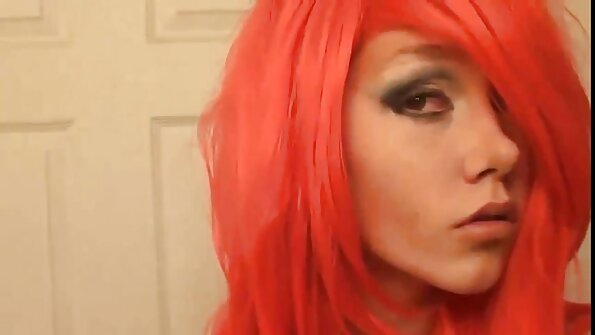 Луда русокоса има меѓурасни секс во жешко пов видео
