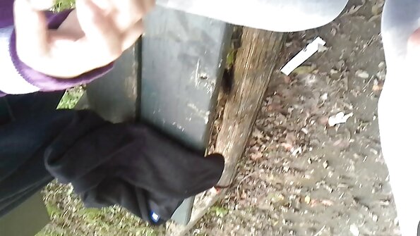 Русокоса со весели гради се забива дома