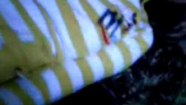 Бујната порно мила Рејчел Стар јава на голем стап за месо на отворено