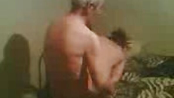 Бимбо е притиснато на ѕид од нејзиниот силен партнер кој ја ебе