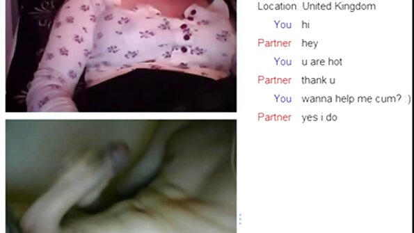 Жешка Латино и става масло над нејзиното секси и бујно тело пред да се заебе