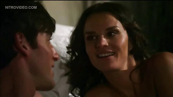 Аналниот секс е најдобриот божиќен подарок за прекрасната русокоса жена