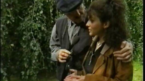 Грешка мала курва лиже кур и ја голта сета сперма