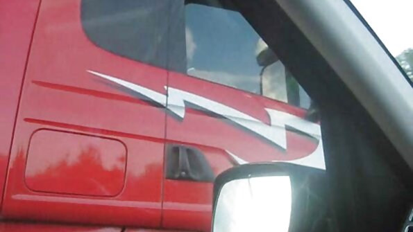 Блонд и нејзиното момче снимаат една од нивните сесии за удирање