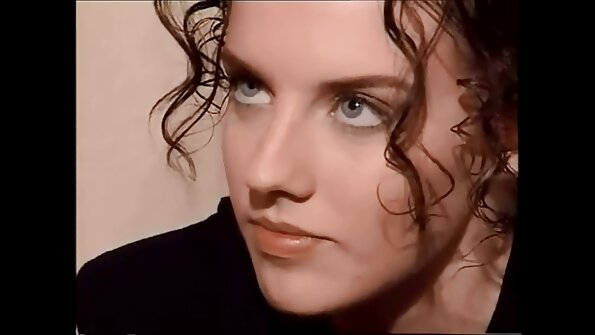 Плавуша си игра со откачен пар во жешка тројка