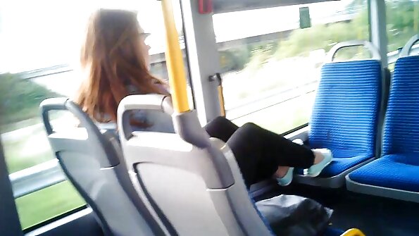 Плавуша со пигтили денес седи на голем пекер