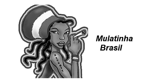 Девојка со подмачкано тело е заебана на бунарот на софата