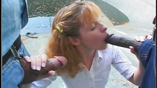 Бања ебана со жешка курва што штотуку се сретнаа