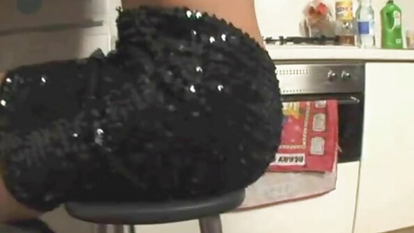 Аналната кралица Катја Касин се подмачкувала пред да и го земе задникот