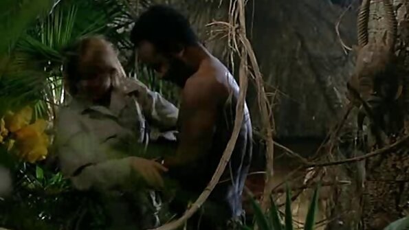 Тинејџерско бебе кое ужива во аналното дејство добива месен столб