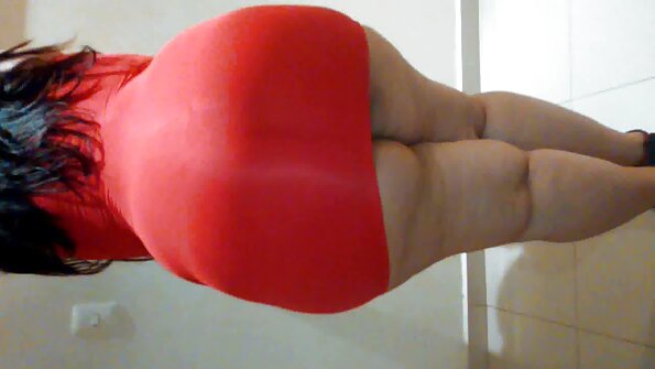 Тинејџерка бринета е силно удирана од поранешното момче зад камерата