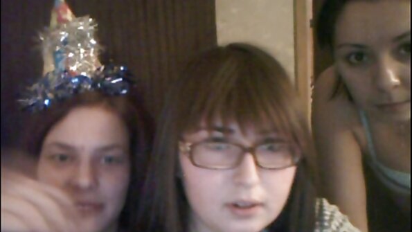 Кучка што сака да се заебава добива два курови во телото