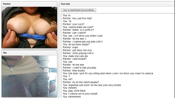 Црното момче влегува во топки длабоко во ситна русокоса со мали цицки