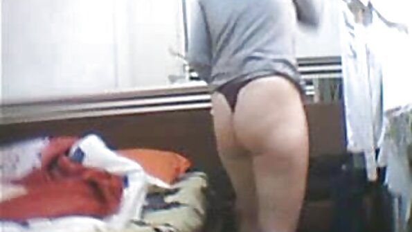 Приврзаниот пар има романтичен состанок исполнет со страст