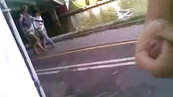 Плавуша која сака да голта денес е заебана во кола