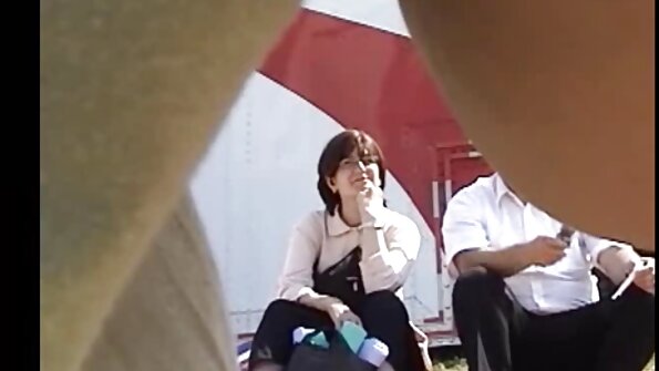 Слатко нешто што има мали цицки и брадавици се заебава