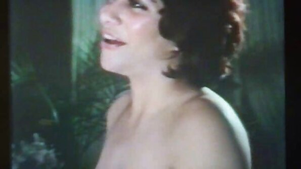 Прекрасна тинејџерка за прв пат пробува анално ебење