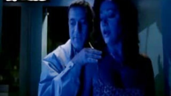 Плавуша носи тројца мажи во исто време во четворка