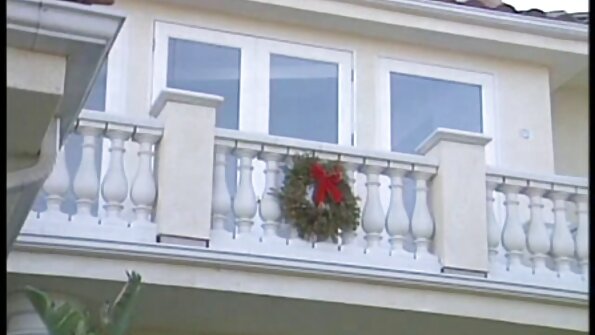 Црвенокосиот и бринетата имаат вкус меѓу себе како жешки лезбејки